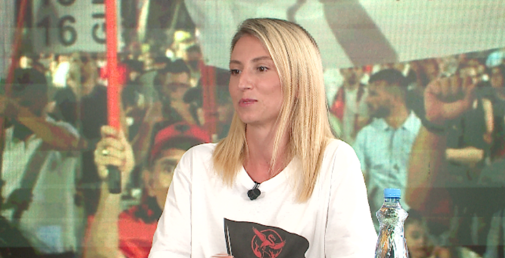 Protestat kundër Ramës dhe angazhimi i Diasporës  Suela Mehdini përcjell mesazhin e eurodeputetëve  Fitorja juaj është në shesh 