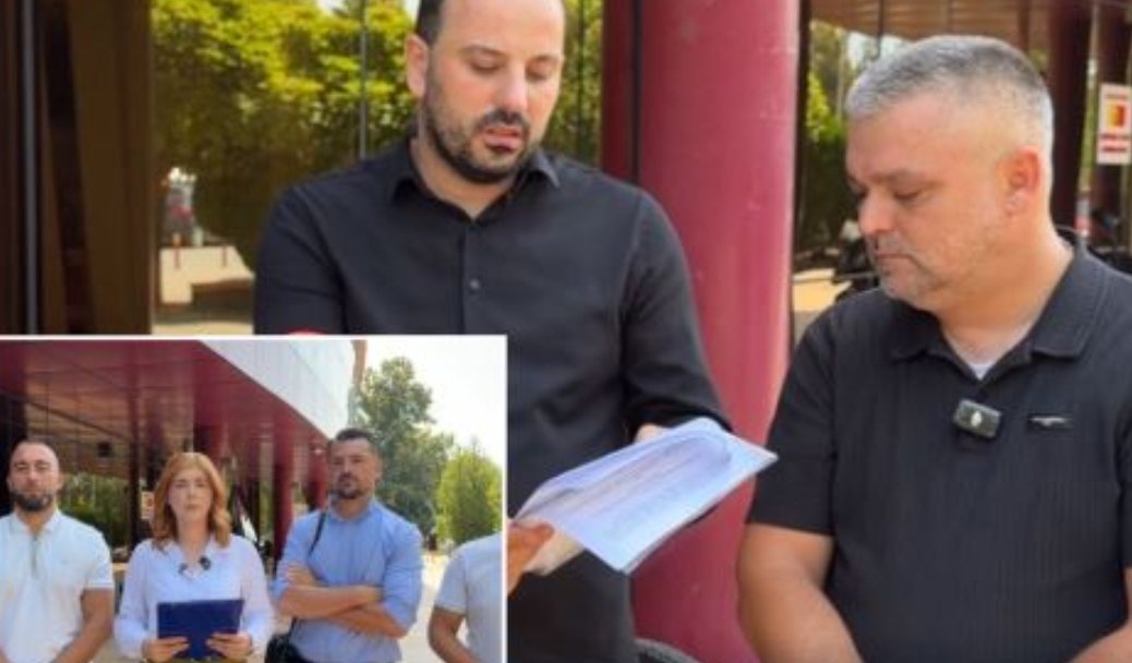 Këshilltarët shqiptarë lëshojnë seancën në Butel  Kundërshtojnë mbylljen e paraleles shqipe në  Penko   Na mbivotuan