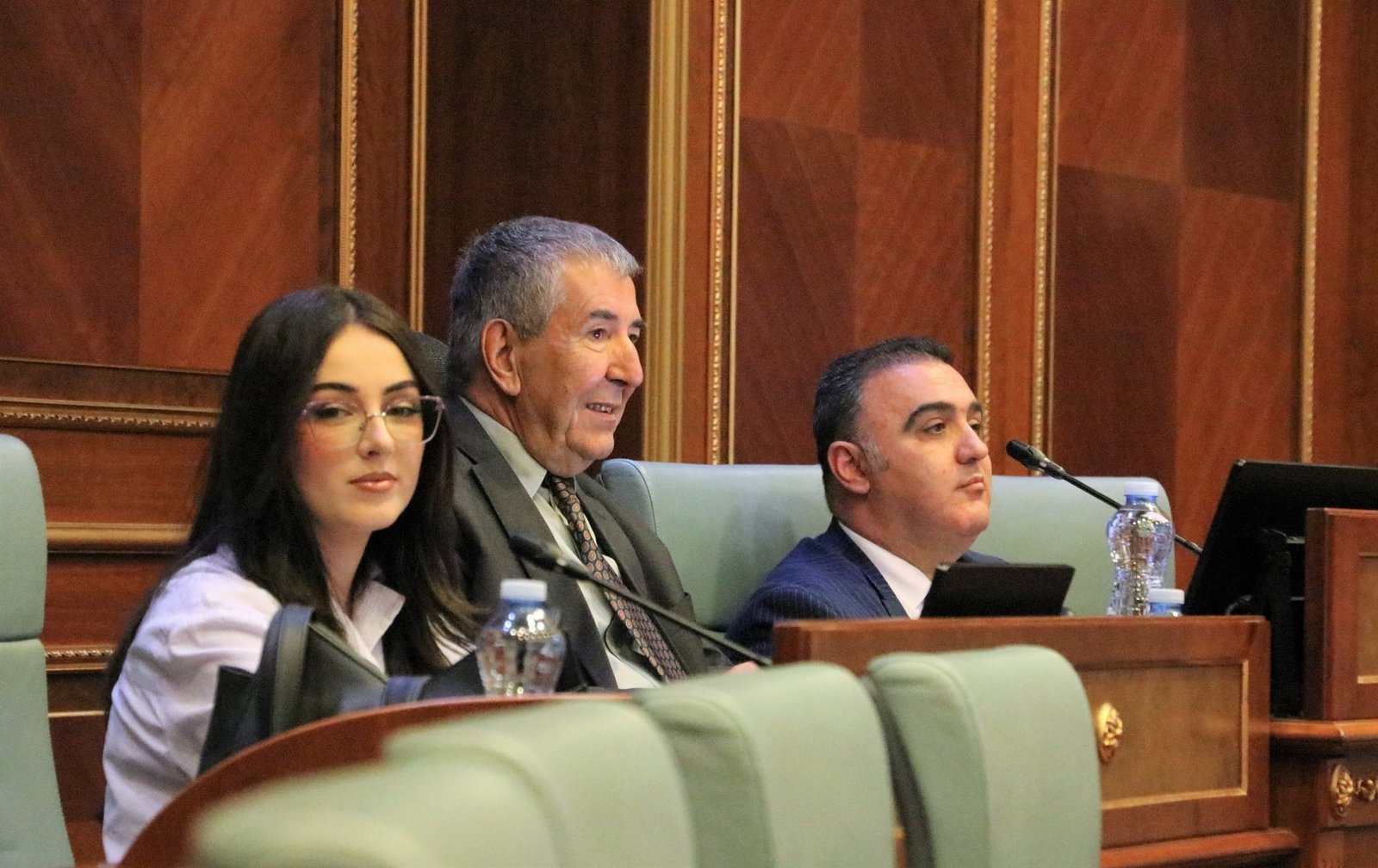 Dehari  Vazhdimi i seancës pa marrëveshje politike mund të çojë në përplasje fizike dhe zgjedhje të parakohshme