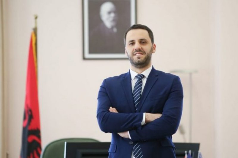 Ministri Lamallari tregon pse u shpallën  non grata  dy shtetasit e Maqedonisë