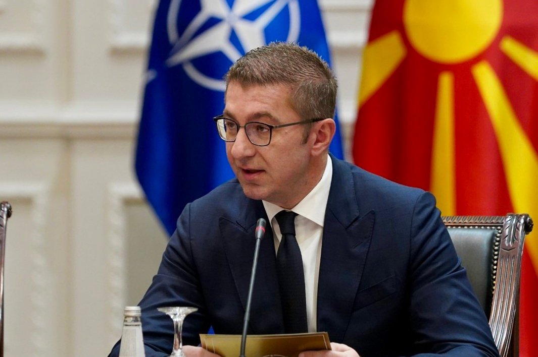 Mickoski për  Breitbart News   Fuqishëm e mbështesim Trampin  dëshirojmë që dialogu strategjik me SHBA në të sjellë rezultate konkrete