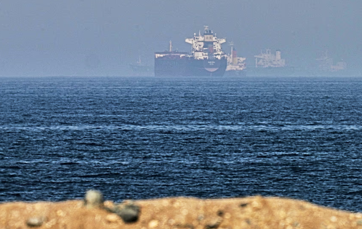 Irani dhe Omani bien dakord për itinerarin e anijeve në Ngushticën e Hormuzit