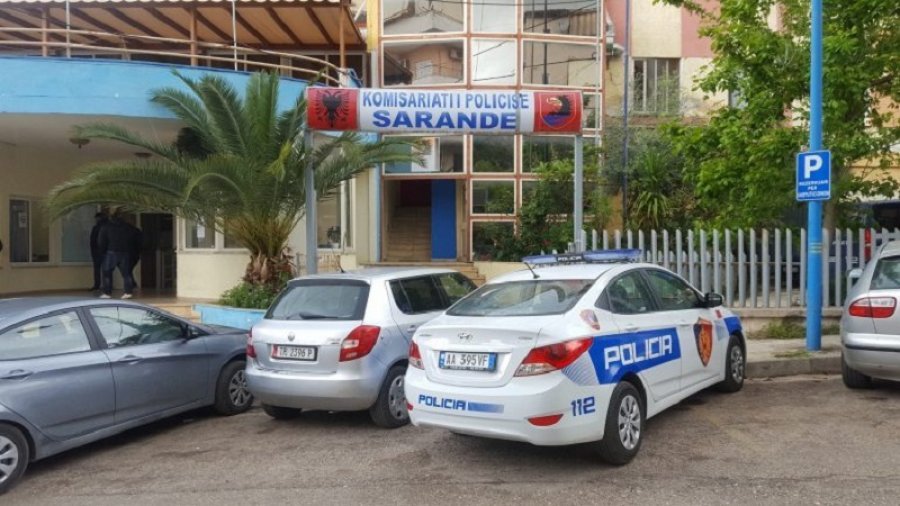 Tragjedi në Ksamil  Vritet me thikë një 20 vjeçar francez  shpallet në kërkim 29 vjeçari shqiptar