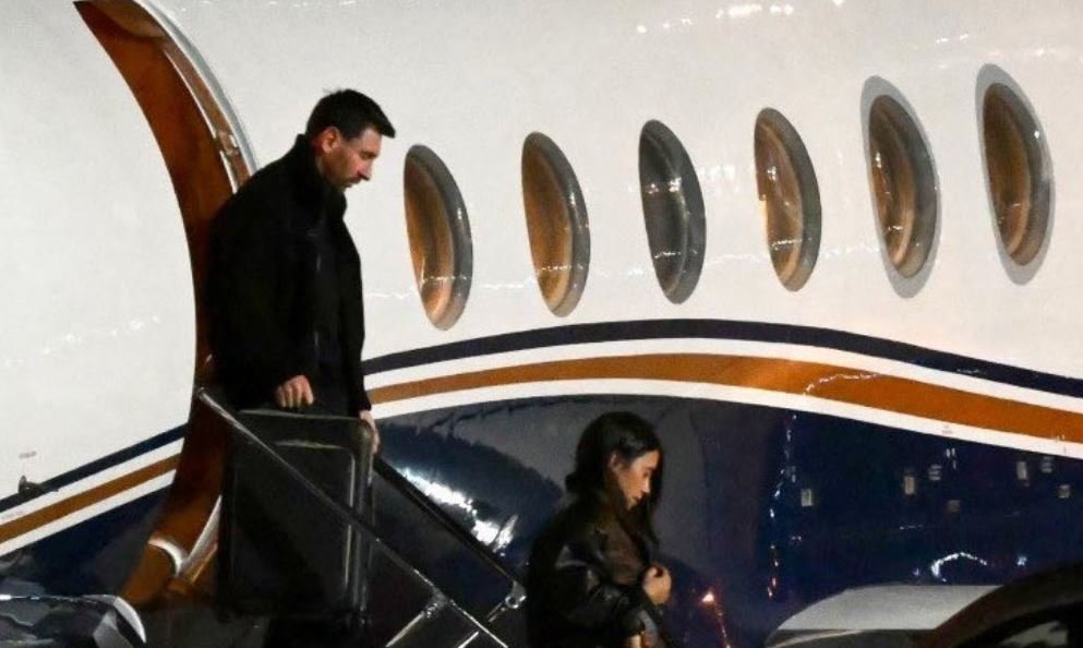 Messi kthehet në Rosario të Argjentinës me zemër të thyer pas humbjes së babait