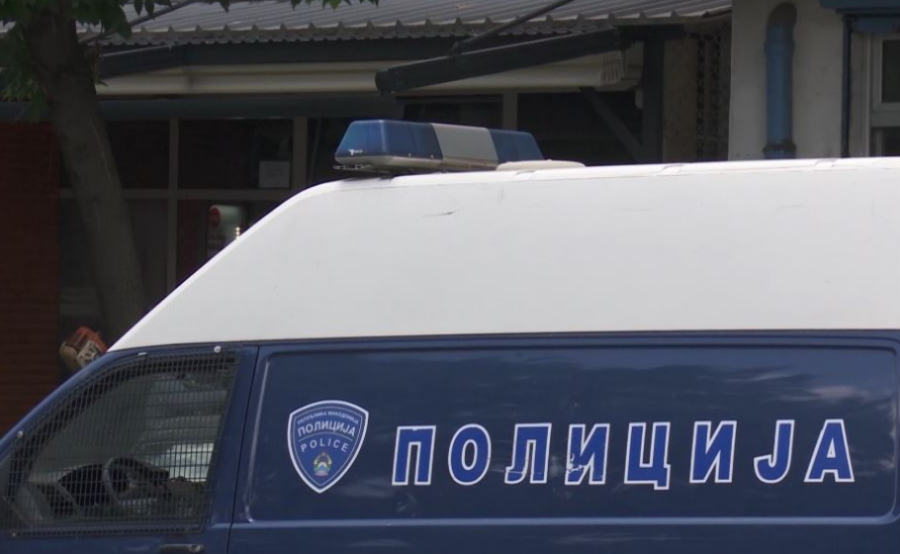 Përleshje në Spitalin e Tetovës  Punonjësi sulmohet brutalisht nga kolegu në parking 