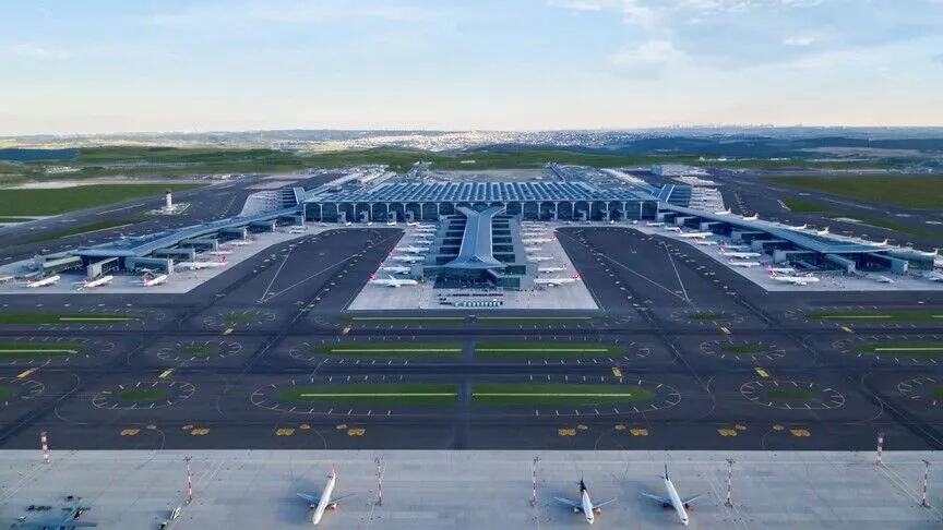 Aeroporti i Stambollit vendos rekord të ri ditor për fluturime dhe pasagjerë