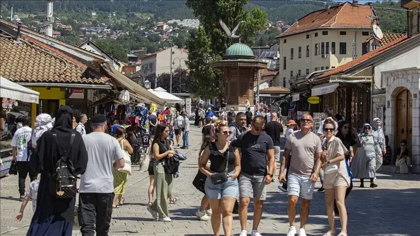 sarajeva-shenon-rekord-turistik-gjate-veres-fale-koncerteve-dhe-festivalit-te-filmit