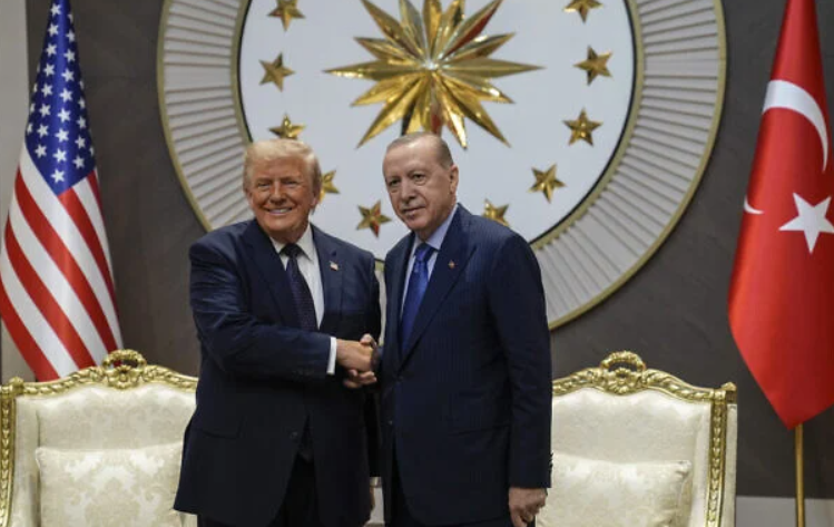 Trump përshëndet paktin e mbrojtjes mes Arabisë Saudite  Turqisë dhe Pakistanit  Hap i madh dhe i guximshëm