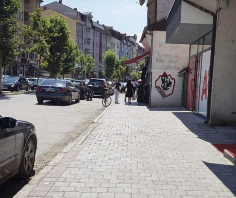 Aksion për lirimin e trotuareve në Tetovë  Inspektorati dhe bizneset largojnë mallrat