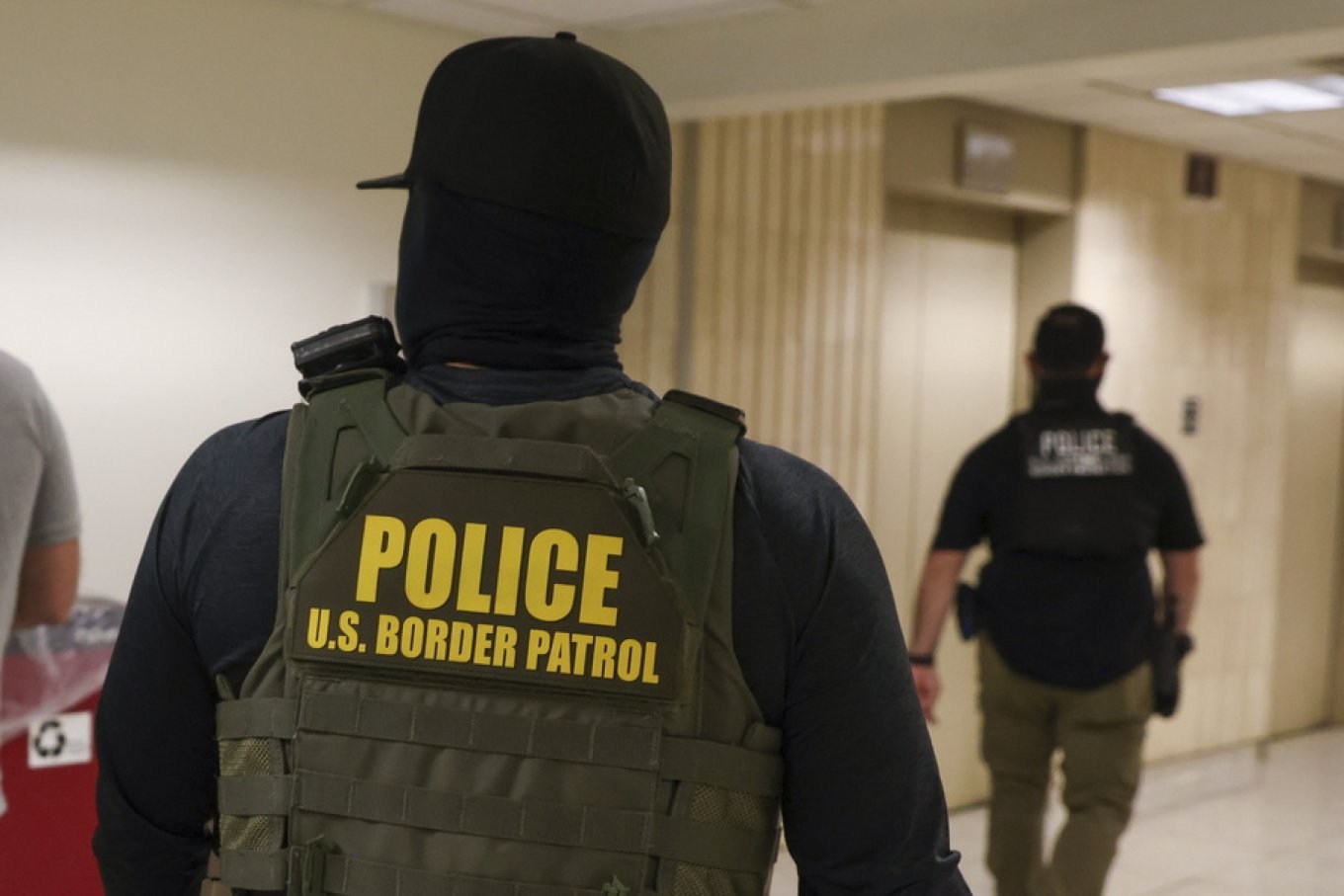 Akuzohet se gënjeu FBI në përpara se të qëllonte një venezuelian në Minneapolis  agjenti i ICE së deklarohet i pafajshëm