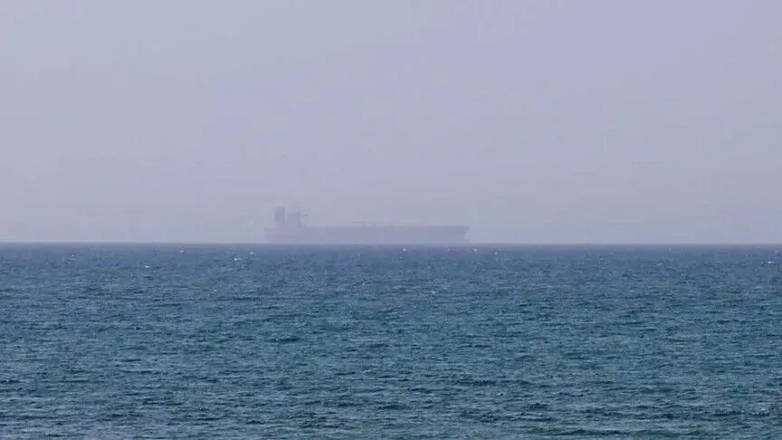 IRGC paralajmëron kompanitë e transportit  2 cisterna nafte goditën mina në Ngushticën e Hormuzit