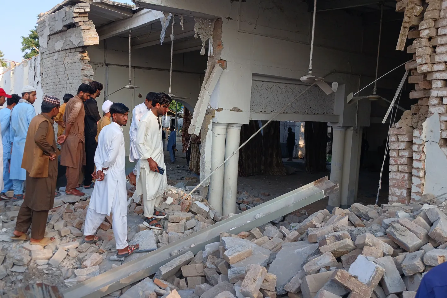 Numri i viktimave arrin në 31 pas sulmit terrorist në Pakistan