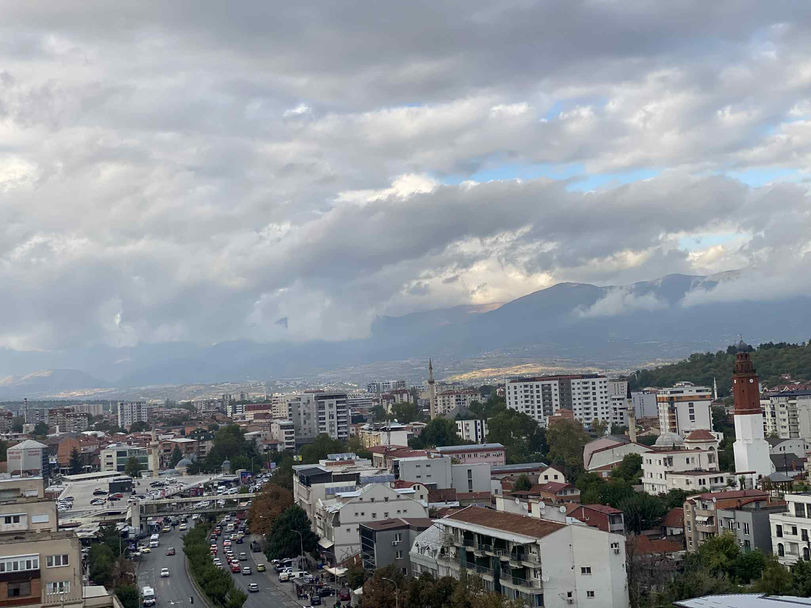 Vranësira  shi dhe rënie temperaturash   ja si do të jetë moti sot