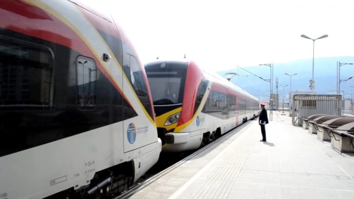  Treni urban  nis funksionimin në Shkup  lidh Zelenikovën me Stacionin e Ri