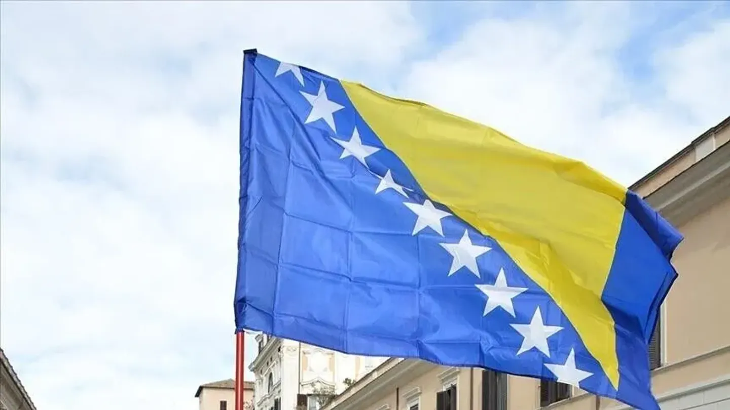 Shkolla në Srebrenicë dyshohet se kërcënoi me masa ndëshkuese nxënësit për fanellat e Bosnjës