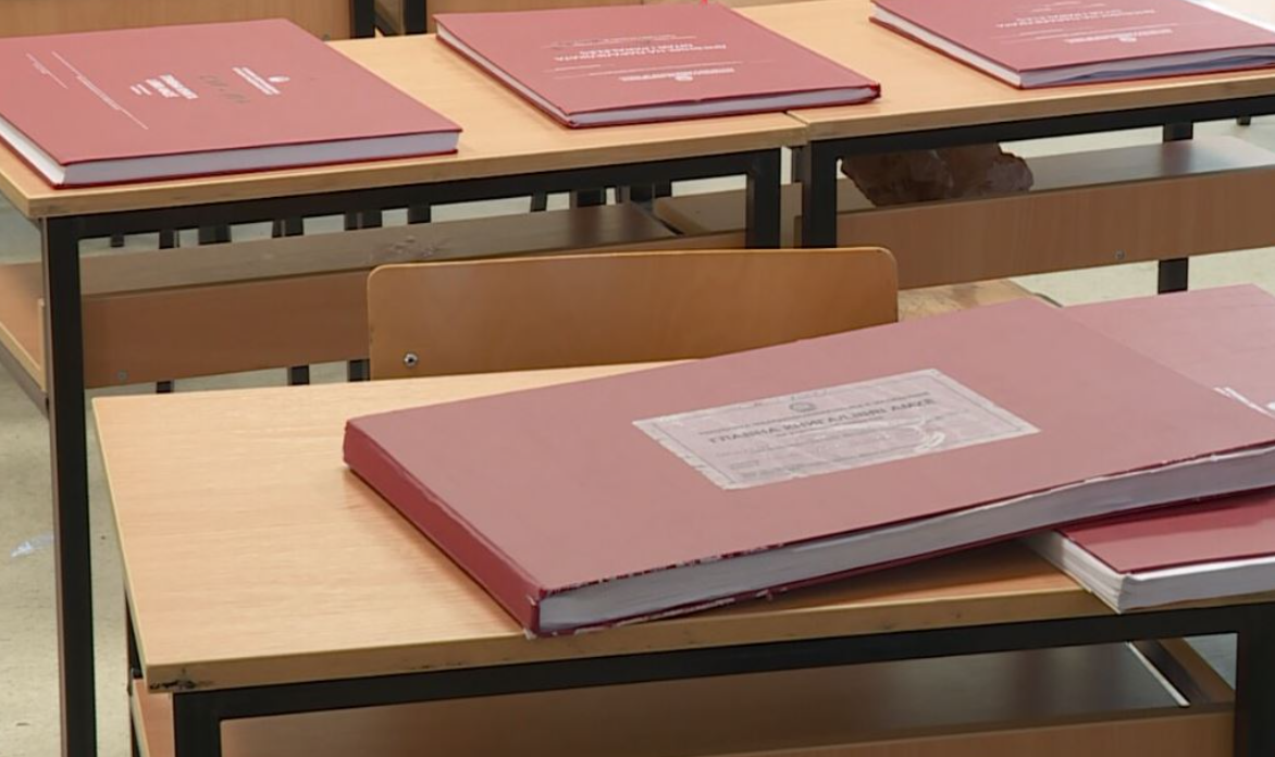 Janevska  Pagat e mësimdhënësve rriten në muajin mars