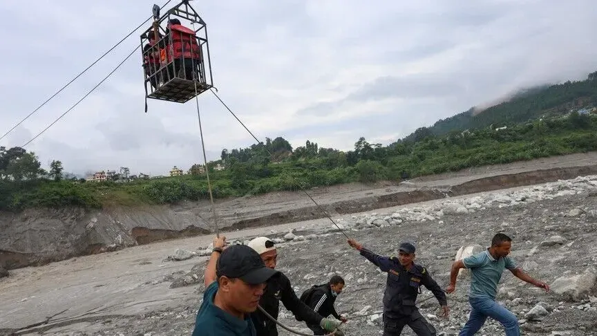 Numri i të vdekurve nga përmbytjet në Nepal Kinë rritet në mbi 1 300  vazhdojnë kërkimet për 5 624 të zhdukur