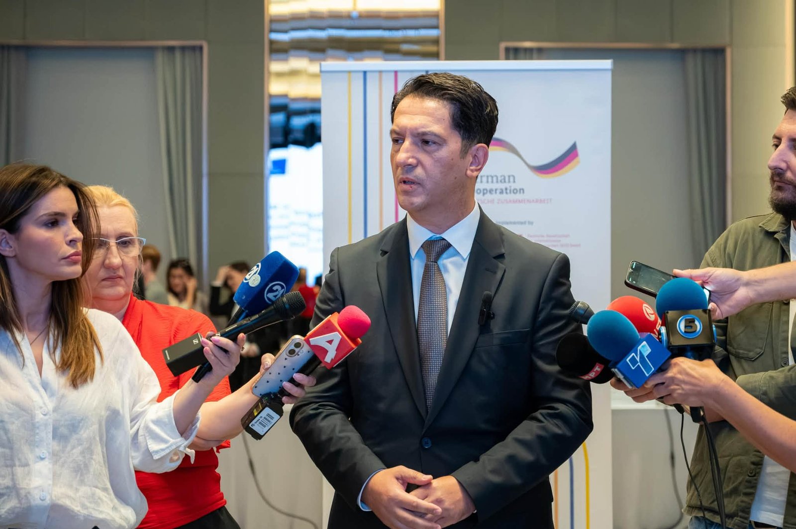 Dita Ndërkombëtare të Demokracisë  Sali  Përgjegjësia jonë është ta dëshmojmë demokracinë çdo ditë