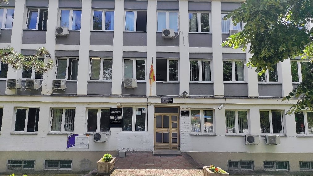 Droni hyri në një banesë dhe filmoi banorët teksa flinin   policia po e kërkon autorin
