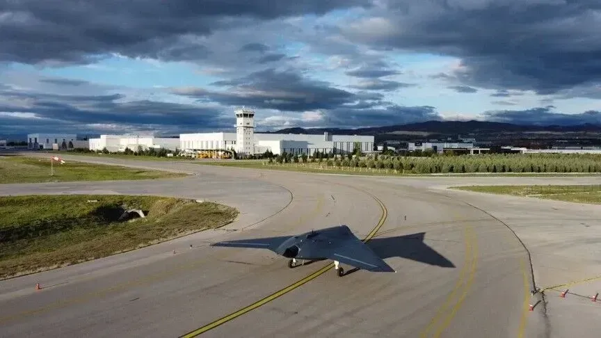 NATO bën një postim për avionin turk luftarak pa pilot ANKA III të zhvilluar nga TUSAS