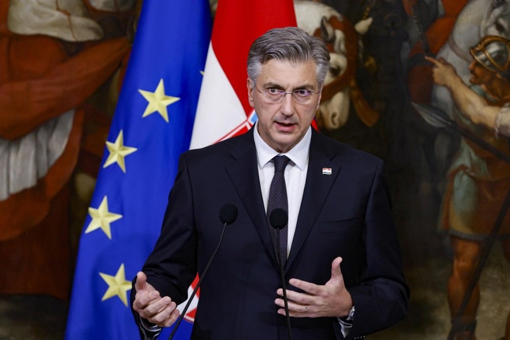 Varrimi shtetëror i kriminelit të luftës ndez reagimin e Kroacisë  Plenkoviç paralajmëron Serbinë