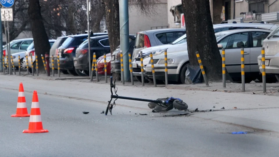 TRAGJEDI E MADHE  Fëmijë 5 vjeçar humb jetën pasi u godit nga një trotinet elektrik i drejtuar nga një 10 vjeçar 