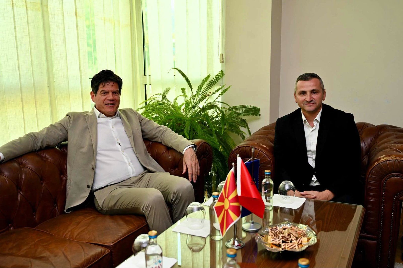 Fisnik Mela pret ambasadorin e BE së  Michalis Rokas  Fokus te projektet evropiane dhe zhvillimi i Dibrës