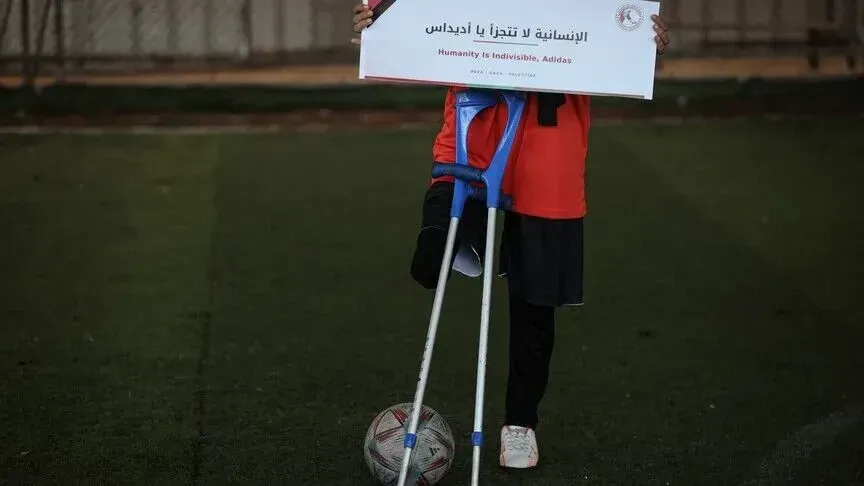 Bashkëthemeluesi i BDS së e quan  fjalë boshe  kërkimfaljen e Adidas it për fushatën me ushtarin izraelit