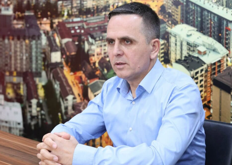 Edhe pse Sela e Shabani mohuan  Kasami vazhdon të thotë se ka bisedime për lëvizje