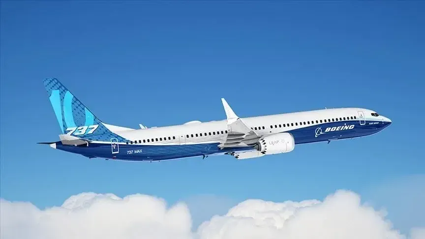 Autoritetet amerikane të aviacionit hetojnë një problem softuerik që ndikon te disa avionë Boeing 737 Max