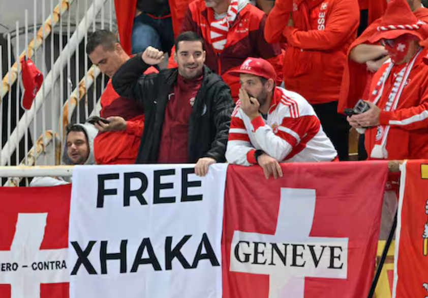  Free Xhaka   tifozët zviceranë i dalin në krah Granit Xhakës në ndeshjen ndaj Maqedonisë së Veriut