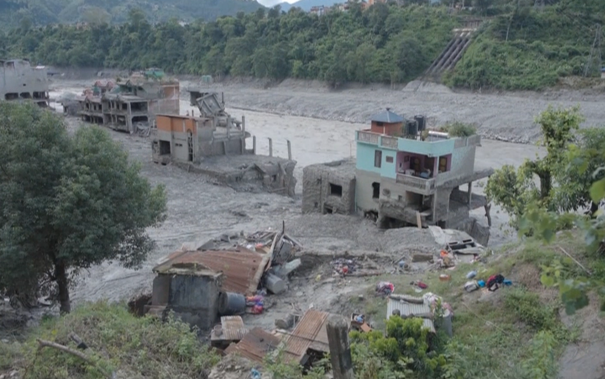 Një javë kërkime në Nepal  shkon mbi një mijë numri i të vdekurve