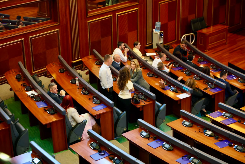 PDK tërhiqet nga seancat e Kuvendit  Çështjen do ta dërgojë në Kushtetuese