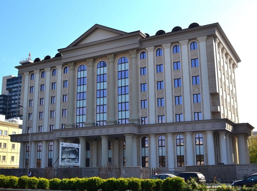 13 vjeçari që e goditi me thikë në zemër bashkëmoshatarin nuk do të mbajë përgjegjësi penale Vëllai i tij 19 vjeçar është në paraburgim për 30 ditë