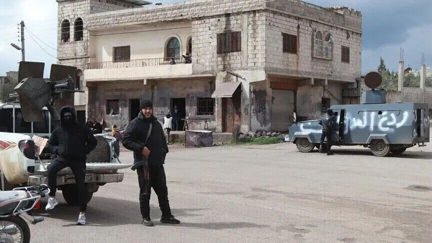 Siria  11 ushtarë humbën jetën në shpërthimin e së premtes në objektin ushtarak në Deir ez Zor