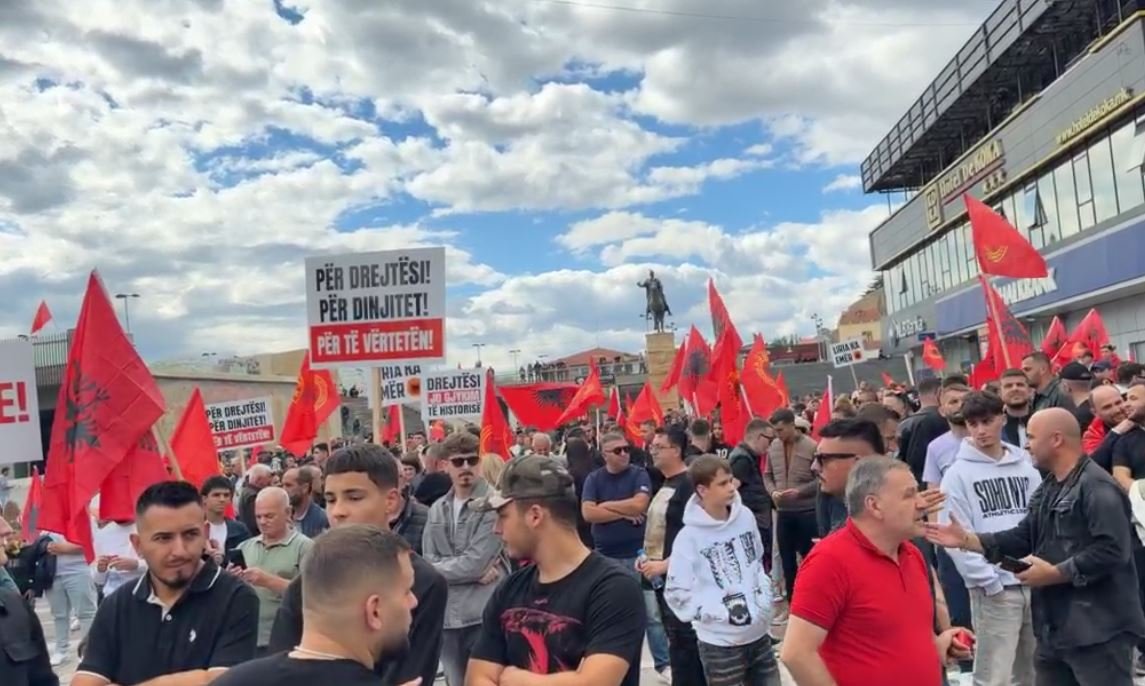 Në Shkup me protestë kundërshtohet vendimi i Speciales për katërshen e UÇK së
