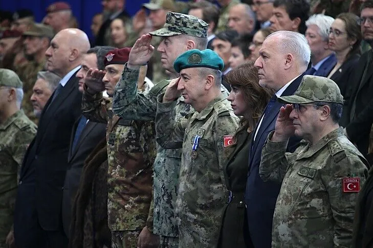 Kosovë  gjenerali italian Roberto Vergori merr detyrën e Komandantit të KFOR it