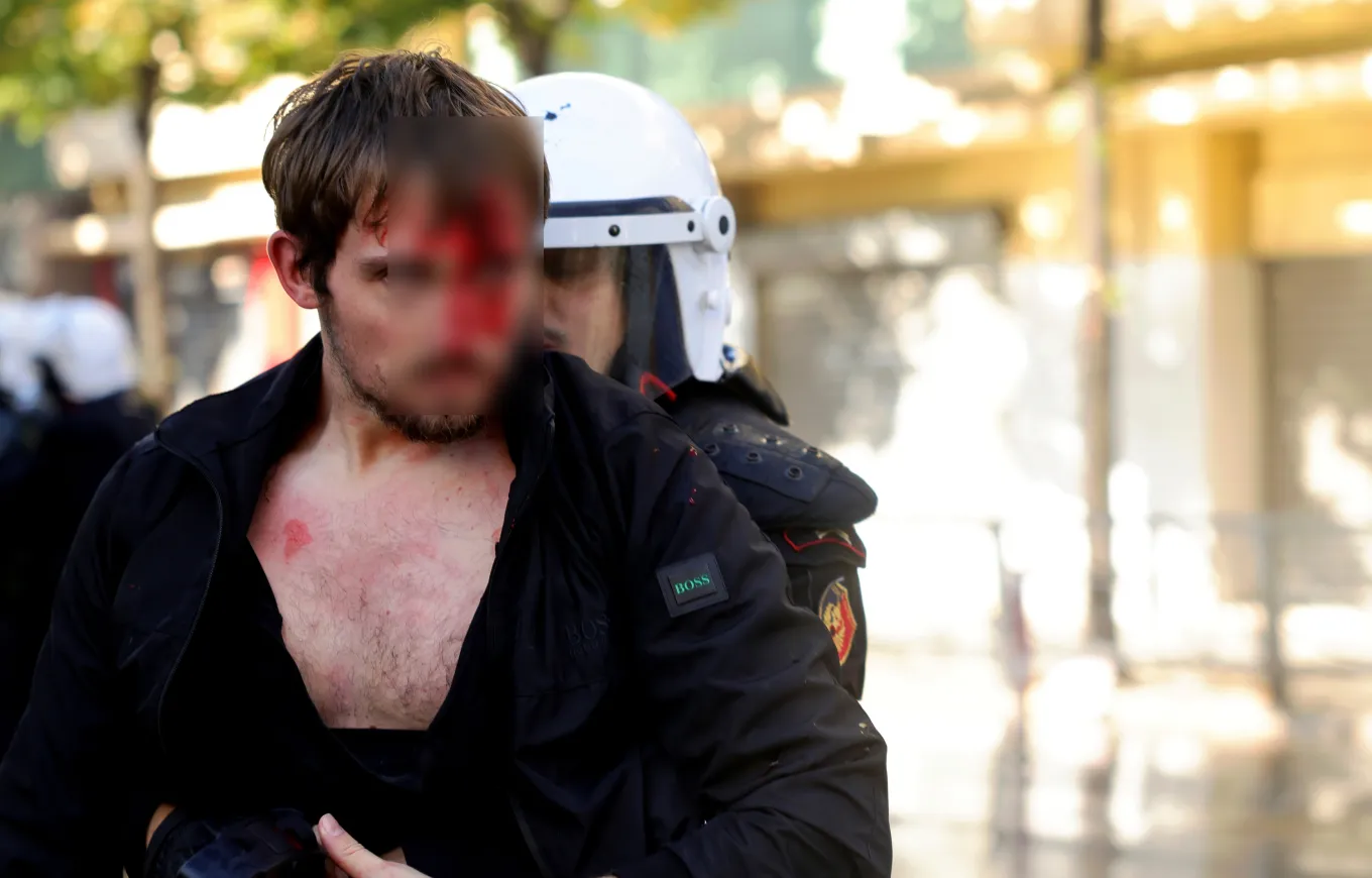 Gjykata e Tiranës jep vendimin për të arrestuarit në protesta