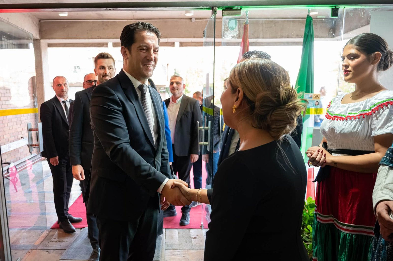 Sali viziton ekspozitën  Extraordinary Textiles   Arti dhe kultura ndërtojnë ura miqësie mes popujve