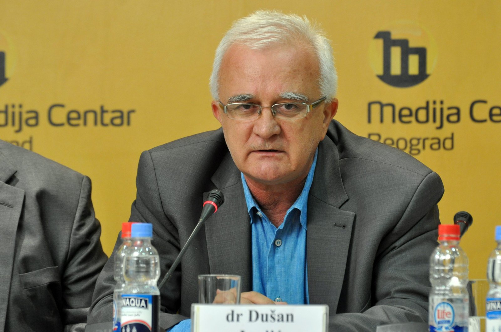 janjiq-eshte-e-mundur-qe-studentet-ta-mposhtin-vuciqin-e-cuditshme-por-kosova-s-ishte-tema-kryesore-e-fushates