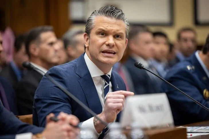 Sekretari amerikan i Luftës mohon ndryshimet në politikën e SHBA së ndaj Ukrainës