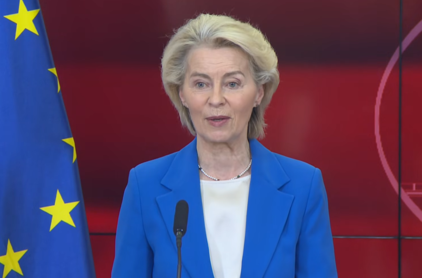 Von der Leyen në Shkup  E di që është e ndjeshme  por duhet t i bëni ndryshimet kushtetuese  nuk ka zgjdhje tjetër