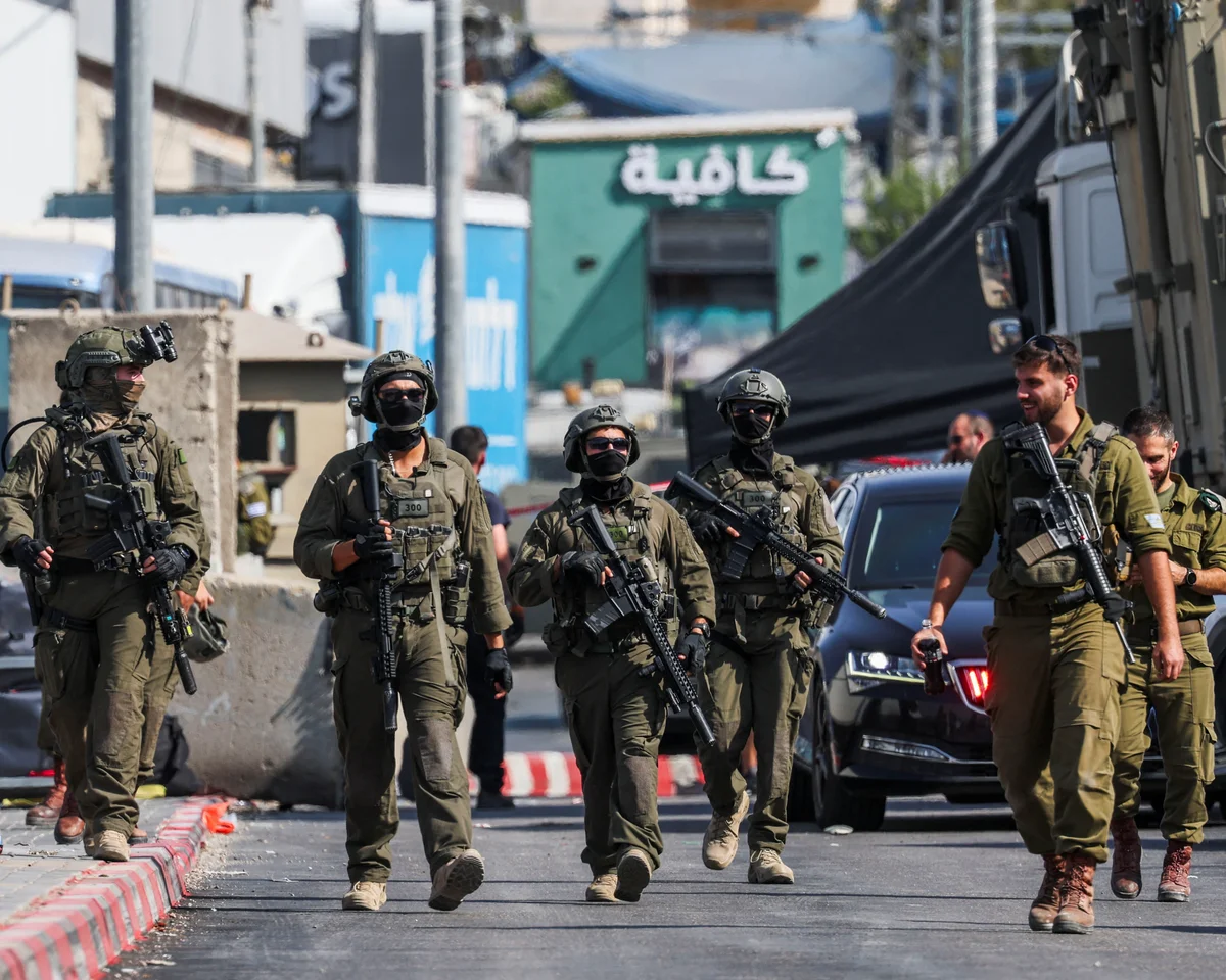 Forcat izraelite ndalojnë 20 palestinezë gjatë bastisjeve në Hebronin e rrethuar