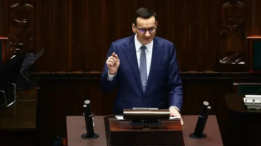 Poloni  opozita kërkon votëbesim për të rrëzuar qeverinë e Tuskut