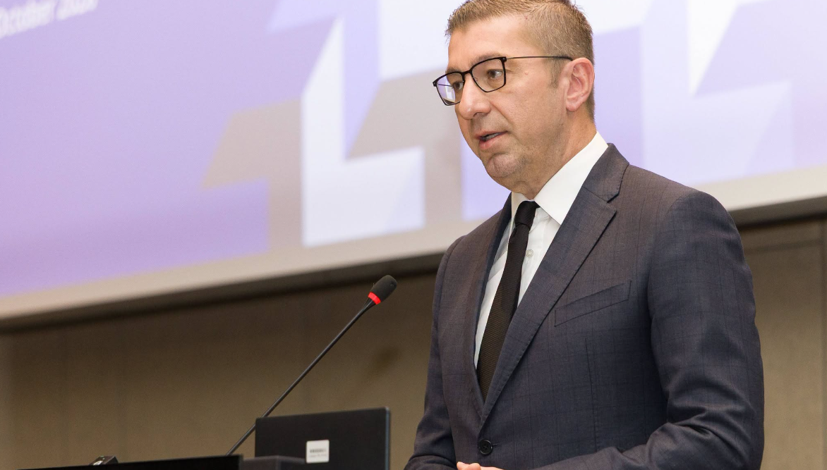 Mickoski  Nuk do të rritet mosha për pensionim  as nuk do të shkurtohen festat
