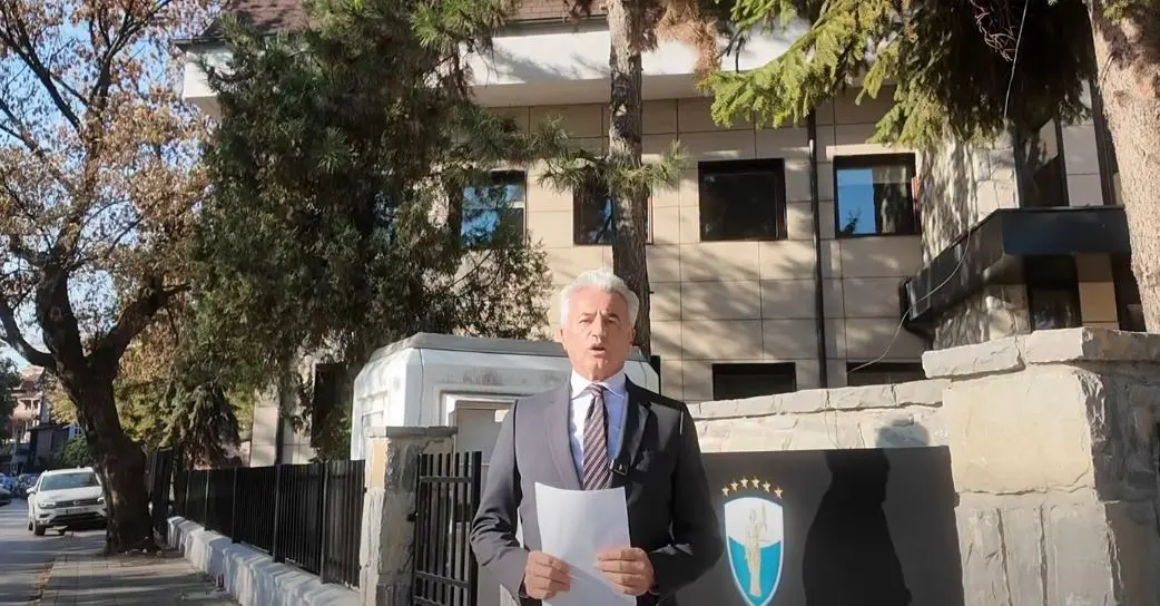 Koci dorëzon në Kushtetuese procedurën për zgjedhjen e presidentes