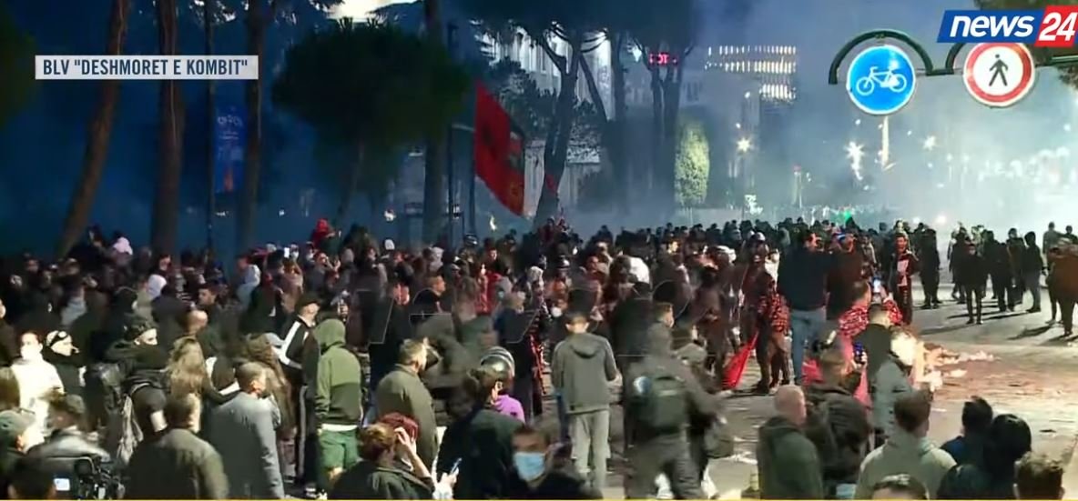 Studentët i përgjigjen Ramës   Na nuk na dëgjove për 135 ditë në paqe  revolta do të vazhdojë 