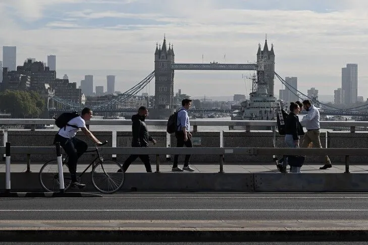 Sondazh  Gjysma e të rriturve britanikë nuk do të shkonin në luftë për vendin e tyre