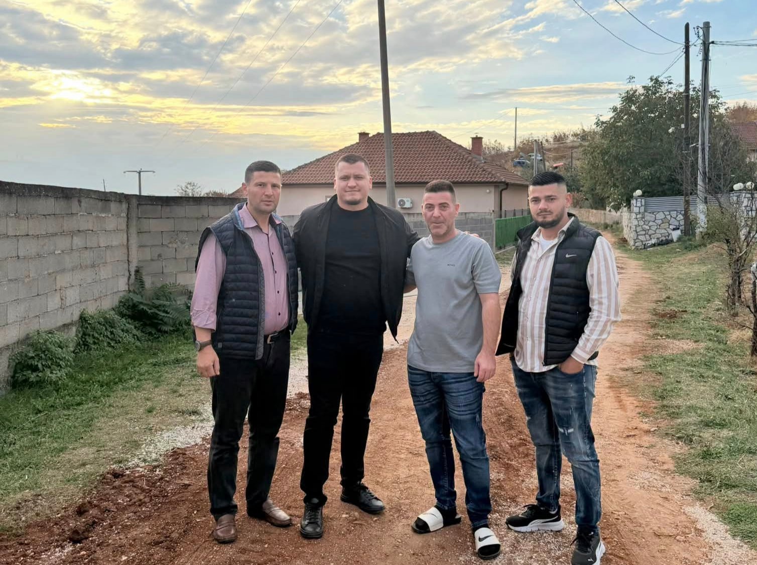 Daut Beqiri  Vazhdojmë me asfaltimin e rrugëve në Haraçinë