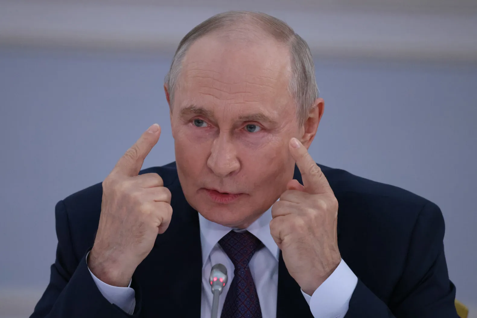 Putin pajtohet për rifillimin e negociatave trepalëshe për Ukrainën